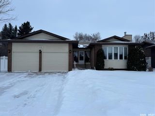 Photo 1: 112 Willow Crescent in Yorkton: Silver Heights Residential for sale : MLS®# SK958818