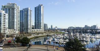 Photo 1: 1207 Marinaside Cresent in The Peninsula: Yaletown Home for sale () 