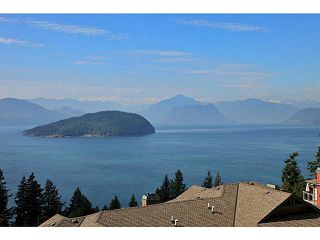 Photo 7: 8681 SEASCAPE Drive in West Vancouver: Howe Sound Townhouse for sale in "CAULFIELD PLAN" : MLS®# V1103023