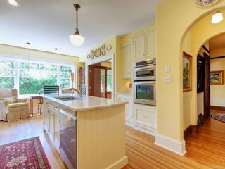 Photo 13: 1511 Montgomery Ave in Victoria: Vi Rockland House for sale : MLS®# 909427