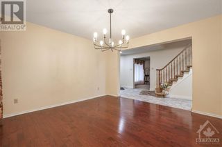 Photo 5: 17 PITTAWAY AVENUE in Ottawa: House for sale : MLS®# 1386742