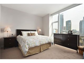 Photo 10: # 704 1455 HOWE ST in Vancouver: Yaletown Condo for sale in "POMARIA" (Vancouver West)  : MLS®# V1010474