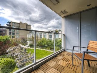 Photo 10: 207 1833 CROWE Street in Vancouver: False Creek Condo for sale in "FOUNDRY" (Vancouver West)  : MLS®# R2725700