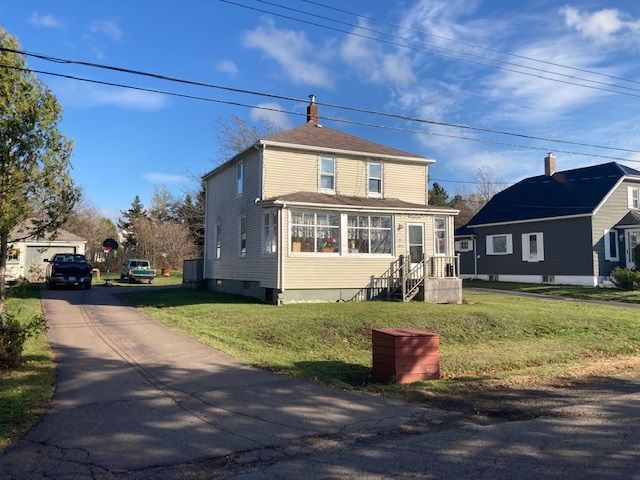 Main Photo: 15 Lorne Street in Springhill: 102S-South Of Hwy 104, Parrsboro and area Residential for sale (Northern Region)  : MLS®# 202023159