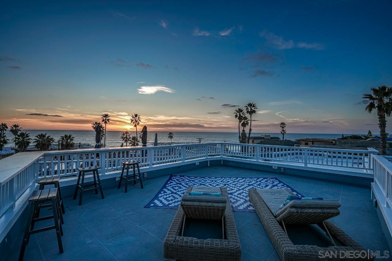 Main Photo: LA JOLLA House for sale : 4 bedrooms : 249 Playa Del Norte