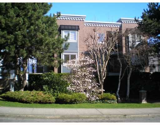 Main Photo: 405 2239 W 1ST Avenue in Vancouver: Kitsilano Condo for sale (Vancouver West)  : MLS®# V699010