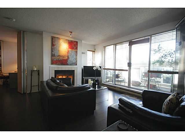 Main Photo: A5 1870 W 6TH Avenue in Vancouver: Kitsilano Condo for sale in "HERITAGE AT CYPRESS" (Vancouver West)  : MLS®# V1000094
