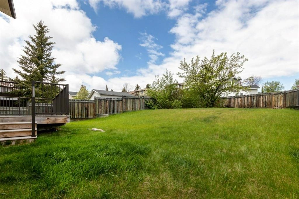Photo 25: Photos: 227 Edgeland Road NW in Calgary: Edgemont Detached for sale : MLS®# A1236383