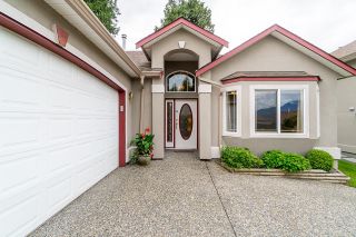 Photo 2: 35 47470 CHARTWELL Drive in Chilliwack: Little Mountain House for sale : MLS®# R2706124