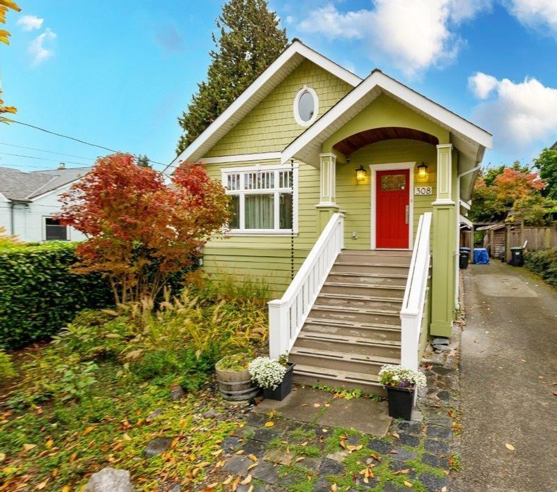 FEATURED LISTING: 308 DURHAM Street New Westminster
