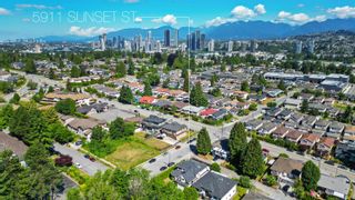 Photo 35: 5911 SUNSET STREET in Burnaby: Central BN House for sale (Burnaby North)  : MLS®# R2794904