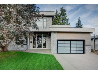 Photo 1: 6427 LAURENTIAN Way SW in Calgary: North Glenmore Park House for sale : MLS®# C4077730