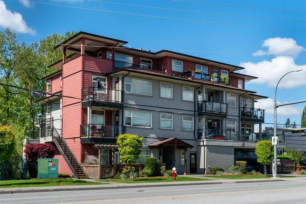 Main Photo: 401 22858 LOUGHEED HIGHWAY in Maple Ridge: East Central Condo for sale : MLS®# R2578938