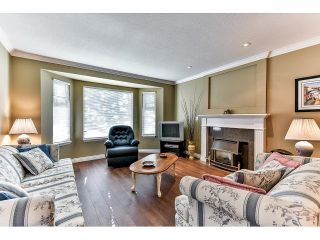 Photo 3: 146 15501 89A Avenue in Surrey: Fleetwood Tynehead Townhouse for sale in "AVONDALE" : MLS®# R2058402