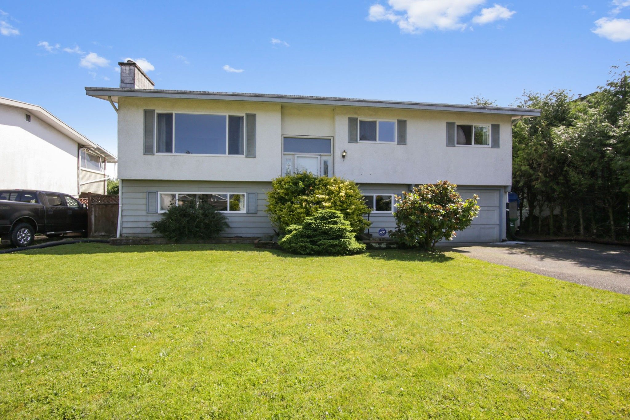 Main Photo: 46616 ARBUTUS Avenue in Chilliwack: Chilliwack E Young-Yale House for sale : MLS®# R2466242