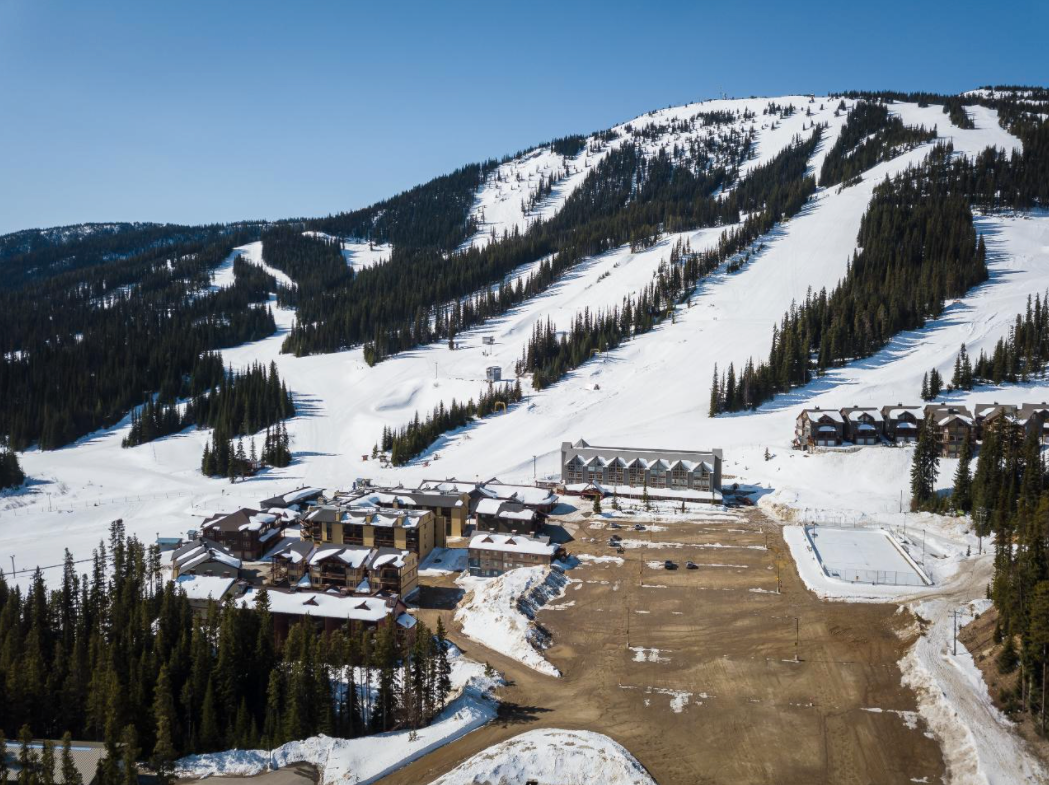 Ski Resort Motel for sale, 10 rooms, Southern BC