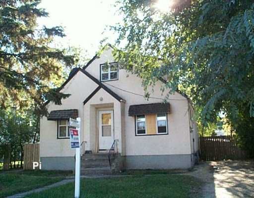 Main Photo: 120 DISRAELI Street in Winnipeg: North End Single Family Detached for sale (North West Winnipeg)  : MLS®# 2616744