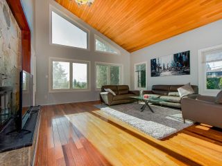 Photo 3: 8092 PHILBERT Street in Mission: Mission BC House for sale : MLS®# R2741897