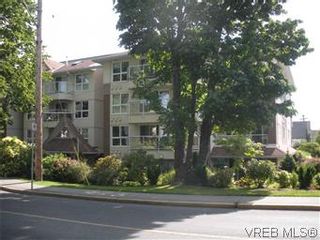 Photo 3: 408 1501 Richmond Ave in VICTORIA: Vi Jubilee Condo for sale (Victoria)  : MLS®# 577424