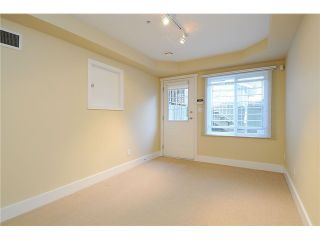 Photo 17: 4472 QUEBEC Street in Vancouver: Main House for sale in "MAIN STREET" (Vancouver East)  : MLS®# V1037297