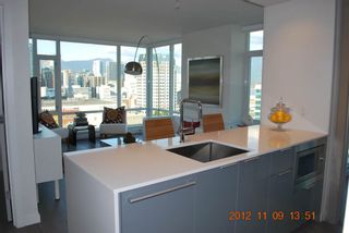 Photo 1: 2510 161 West Georgia Street in Vancouver: Downtown VW Condo for sale (Vancouver West)  : MLS®# v974384