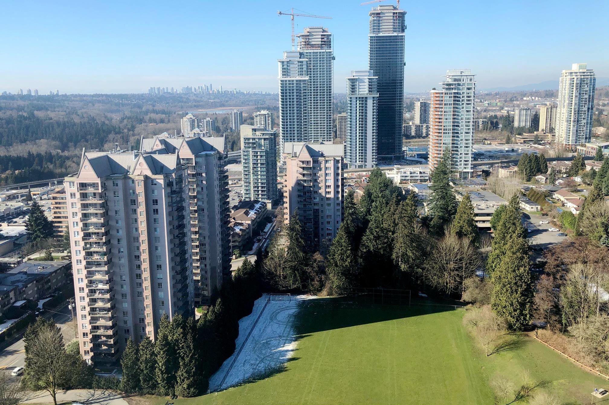 Main Photo: 2407 595 AUSTIN Avenue in Coquitlam: Coquitlam West Condo for sale in "WYNWOOD GREEN" : MLS®# R2755866
