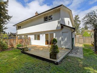 Photo 2: 687 Marlisa Pl in VICTORIA: La Langford Proper Half Duplex for sale (Langford)  : MLS®# 838034