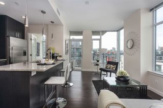 Photo 7: 908 38 W 1ST Avenue in Vancouver: False Creek Condo for sale in "THE ONE" (Vancouver West)  : MLS®# R2164655