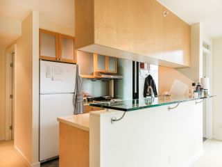 Photo 9: 1004 1003 BURNABY Street in Vancouver: West End VW Condo for sale in "The Milano" (Vancouver West)  : MLS®# R2252657