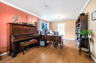Photo 3: 10731 HOGARTH Drive in Richmond: Woodwards House for sale : MLS®# R2751846