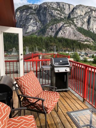 Photo 1: 401 37841 CLEVELAND Avenue in Squamish: Downtown SQ Condo for sale in "Studio SQ/ Downtown" : MLS®# R2679773
