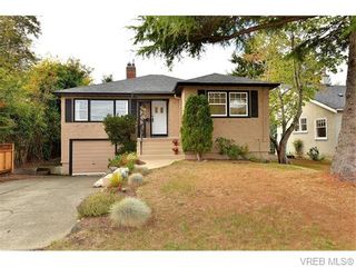 Photo 1: 936 Monterey Ave in VICTORIA: OB South Oak Bay House for sale (Oak Bay)  : MLS®# 743095