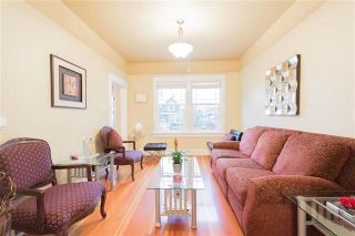 Photo 2: 76 E 19TH Avenue in Vancouver: Main House for sale (Vancouver East)  : MLS®# R2243312
