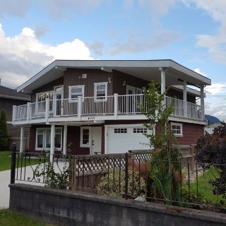 Photo 1: 40371 GARIBALDI Way in Squamish: Garibaldi Estates House for sale : MLS®# R2133066