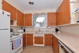 Photo 5: 126 Lenore Street in Winnipeg: Wolseley Residential for sale (5B)  : MLS®# 202112677