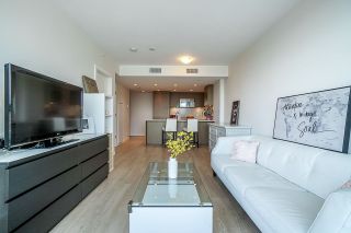 Photo 11: 2101 125 E 14TH Street in North Vancouver: Central Lonsdale Condo for sale in "CENTERVIEW" : MLS®# R2482866