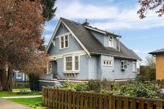 Photo 1: 3026 Fifth St in Victoria: Vi Hillside House for sale : MLS®# 955933