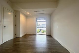 Photo 14: Bright and Spacious 2BR w/Den Corner Unit in Vancouver West (AR201)