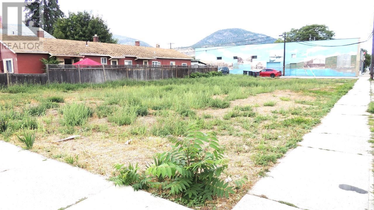 Main Photo: 303 NANAIMO Avenue, in Penticton: Vacant Land for sale : MLS®# 200982