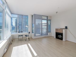 Photo 3: 803 1211 MELVILLE Street in Vancouver: Coal Harbour Condo for sale in "The Ritz" (Vancouver West)  : MLS®# R2084525