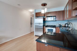 Photo 8: 907 822 SEYMOUR Street in Vancouver: Downtown VW Condo for sale in "L'ARIA" (Vancouver West)  : MLS®# R2507160