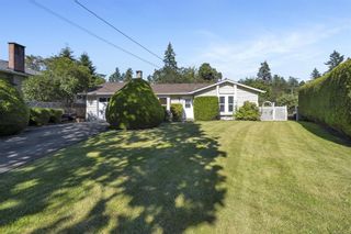 Photo 1: 3177 Pearkes Rd in Colwood: Co Wishart North House for sale : MLS®# 911251