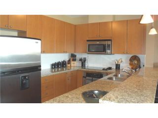 Photo 3: 404 11 E ROYAL Avenue in New Westminster: Fraserview NW Condo for sale in "VICTORIA HILL HIGH RISES" : MLS®# V952554