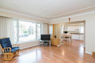 Photo 12: 212 Hindley Avenue in Winnipeg: St Vital Residential for sale (2D)  : MLS®# 202112857