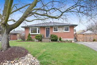 Main Photo: 15 Robertson Drive in Guelph: Exhibition Park House (Bungalow) for sale : MLS®# X8242048