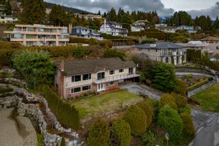 Photo 3: 1495 CAMELOT Road in West Vancouver: Chartwell House for sale : MLS®# R2776618