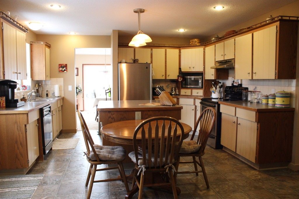 Photo 14: Photos: 3472 Navatanee Drive in Kamloops: South Thompson House for sale : MLS®# 130771