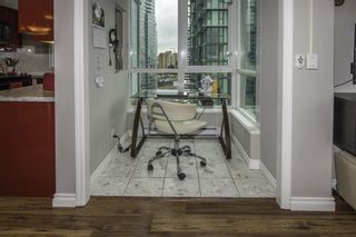Photo 7: 2502 1328 W PENDER Street in Vancouver: Coal Harbour Condo for sale in "CLASSICO" (Vancouver West)  : MLS®# R2208871