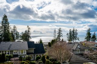 Photo 20: 13518 MARINE Drive in Surrey: Crescent Bch Ocean Pk. House for sale (South Surrey White Rock)  : MLS®# R2755155