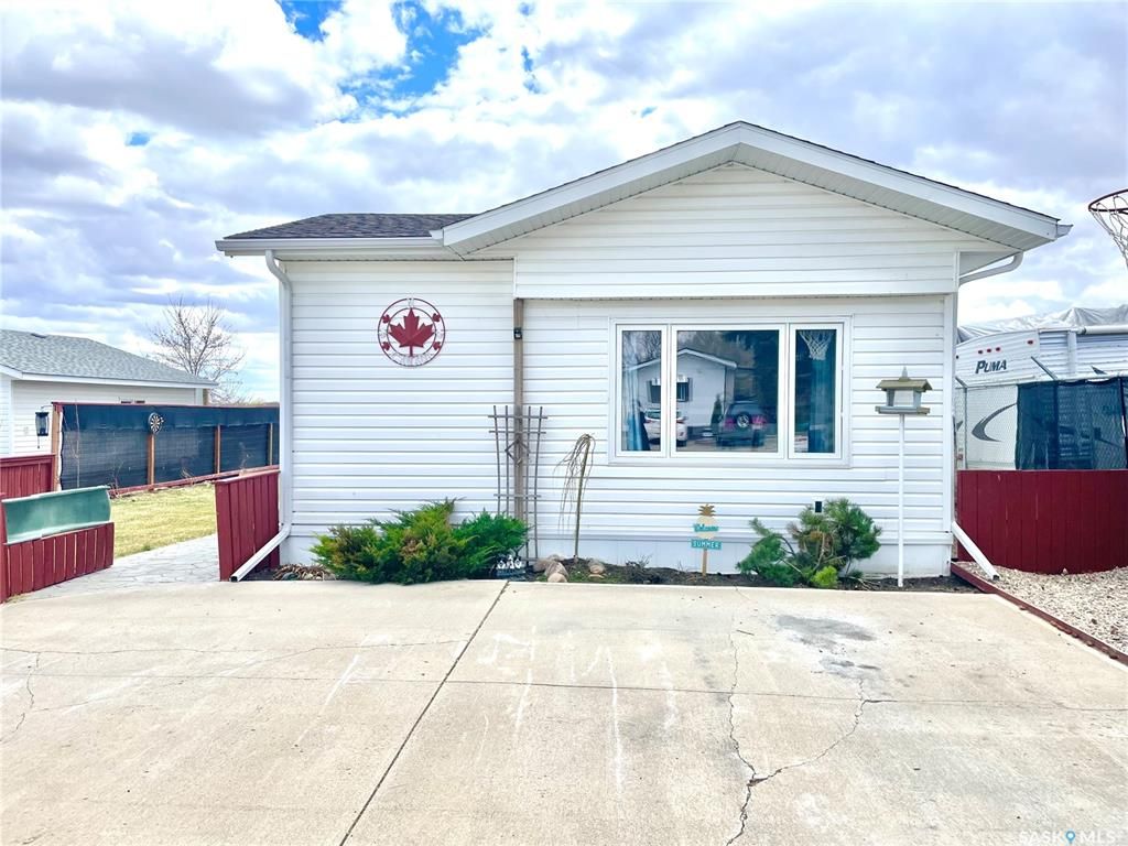 Main Photo: 180 2nd Street in Meota: Residential for sale : MLS®# SK923801